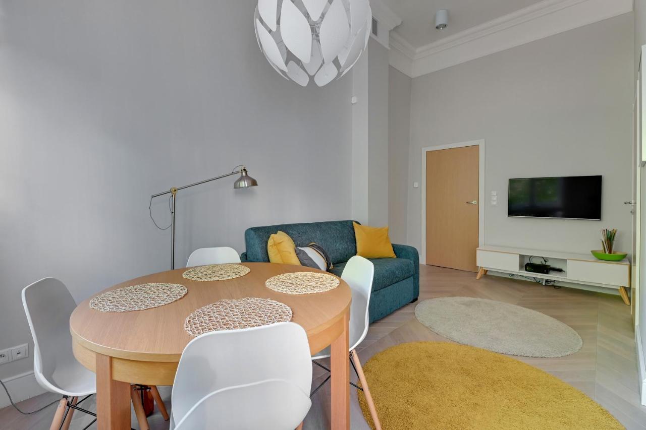 Dom & House Apartments Old Town Dluga กดัญสก์ ภายนอก รูปภาพ