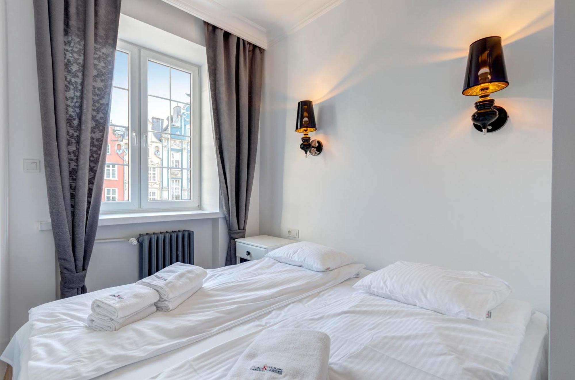 Dom & House Apartments Old Town Dluga กดัญสก์ ภายนอก รูปภาพ